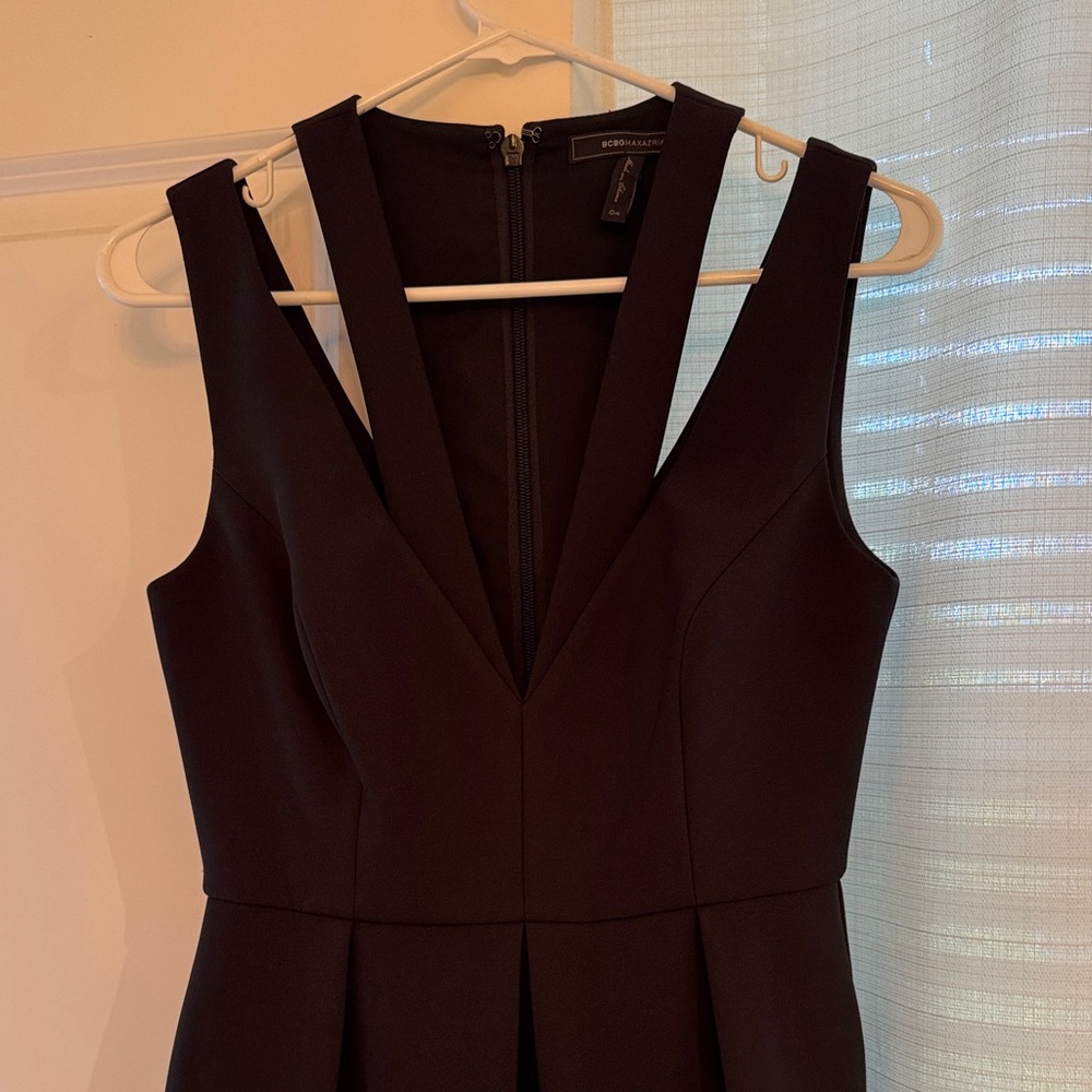 BCBGMaxAzria Black Plunging V-Neck Sleeveless Fit-and-Flare Dress